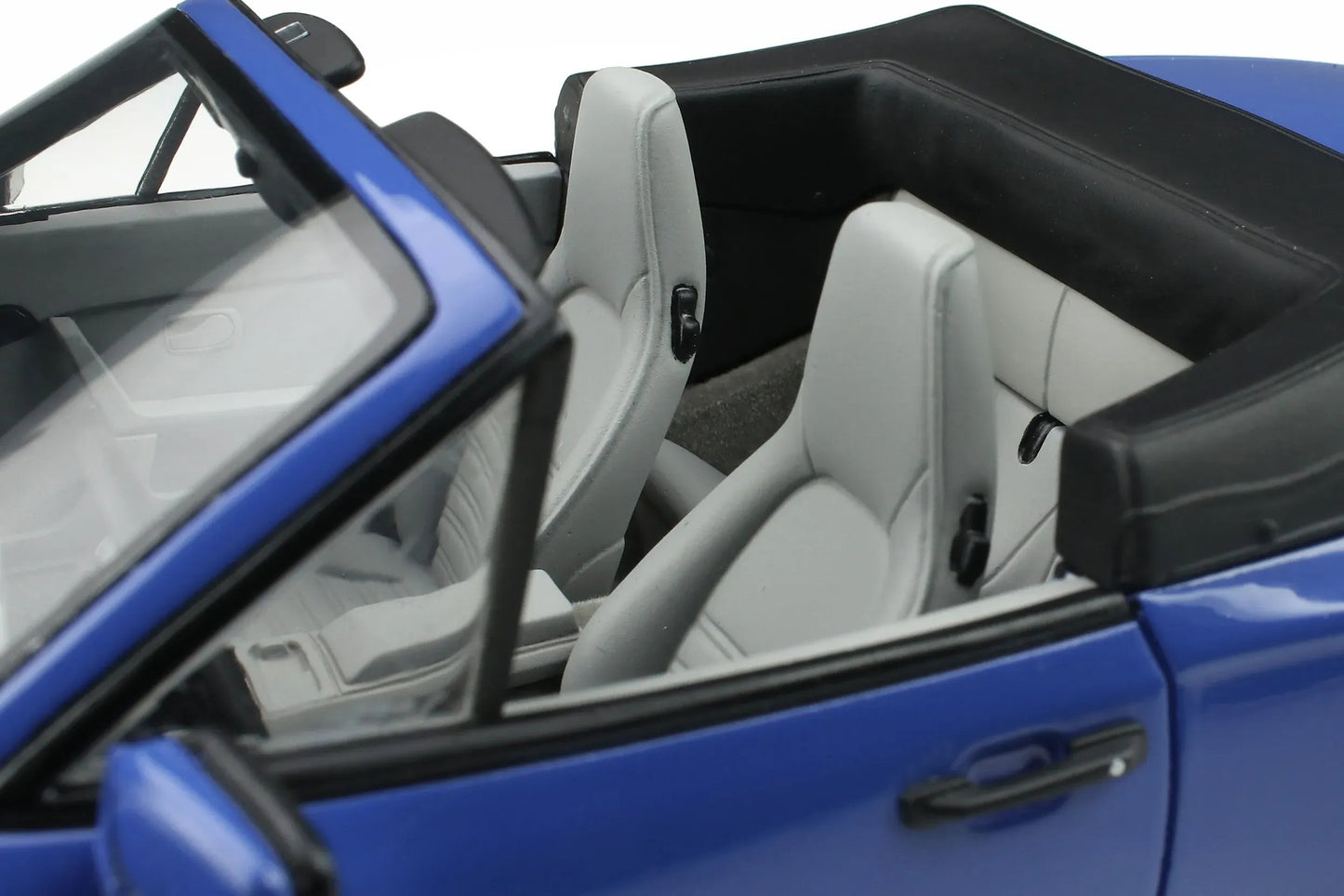 Mô hình xe GT SPIRIT 1:18 Porsche 944 Turbo S2 - GT804