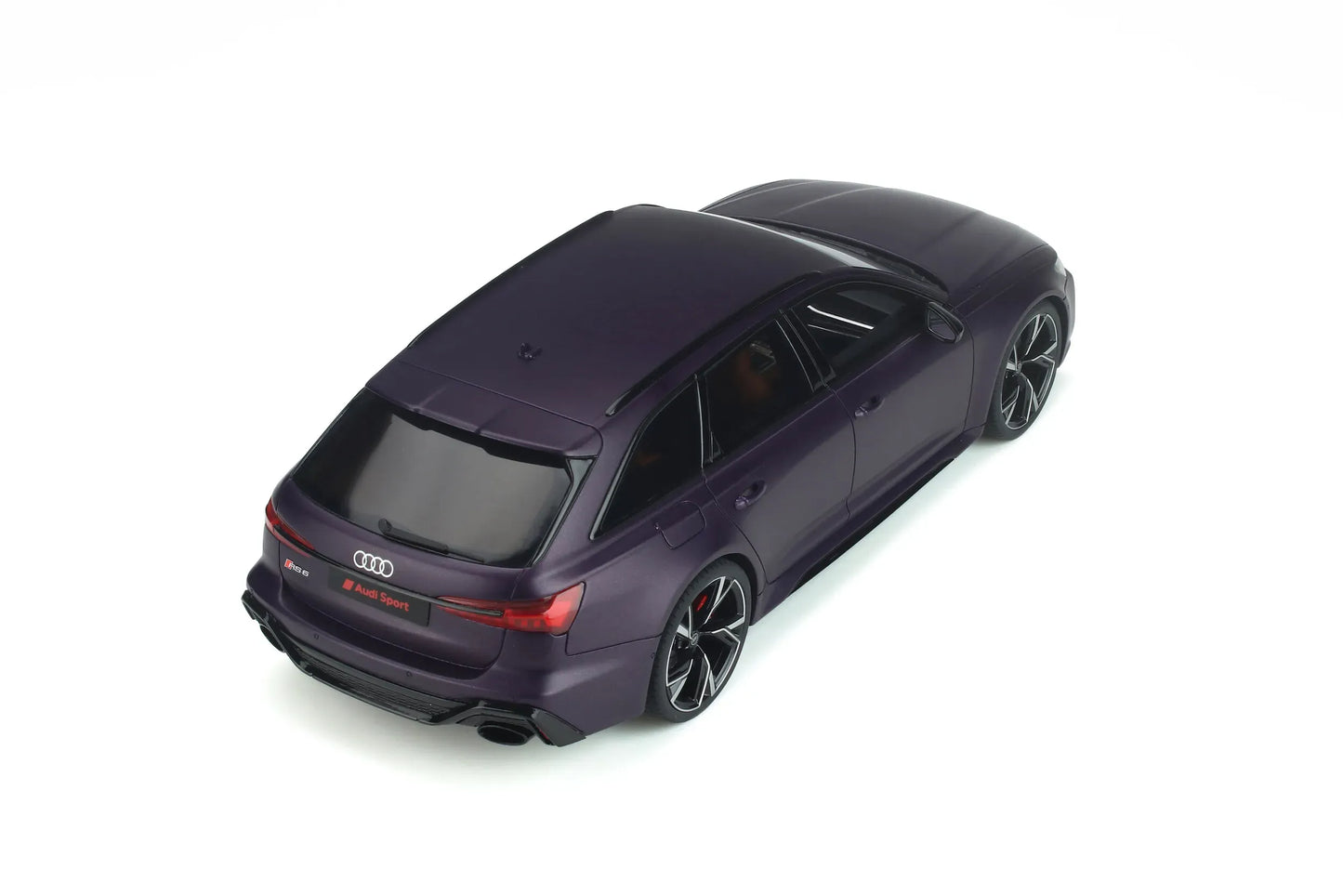 Mô hình xe GT SPIRIT 1:18 Audi RS 6 Avant - GT825