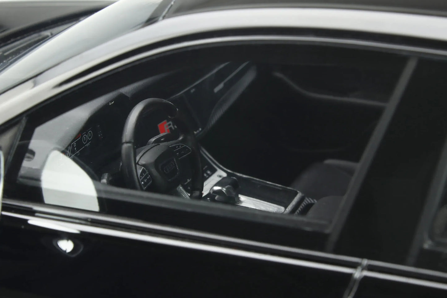 Mô hình xe GT SPIRIT 1:18 Audi Q8 RS - GT305