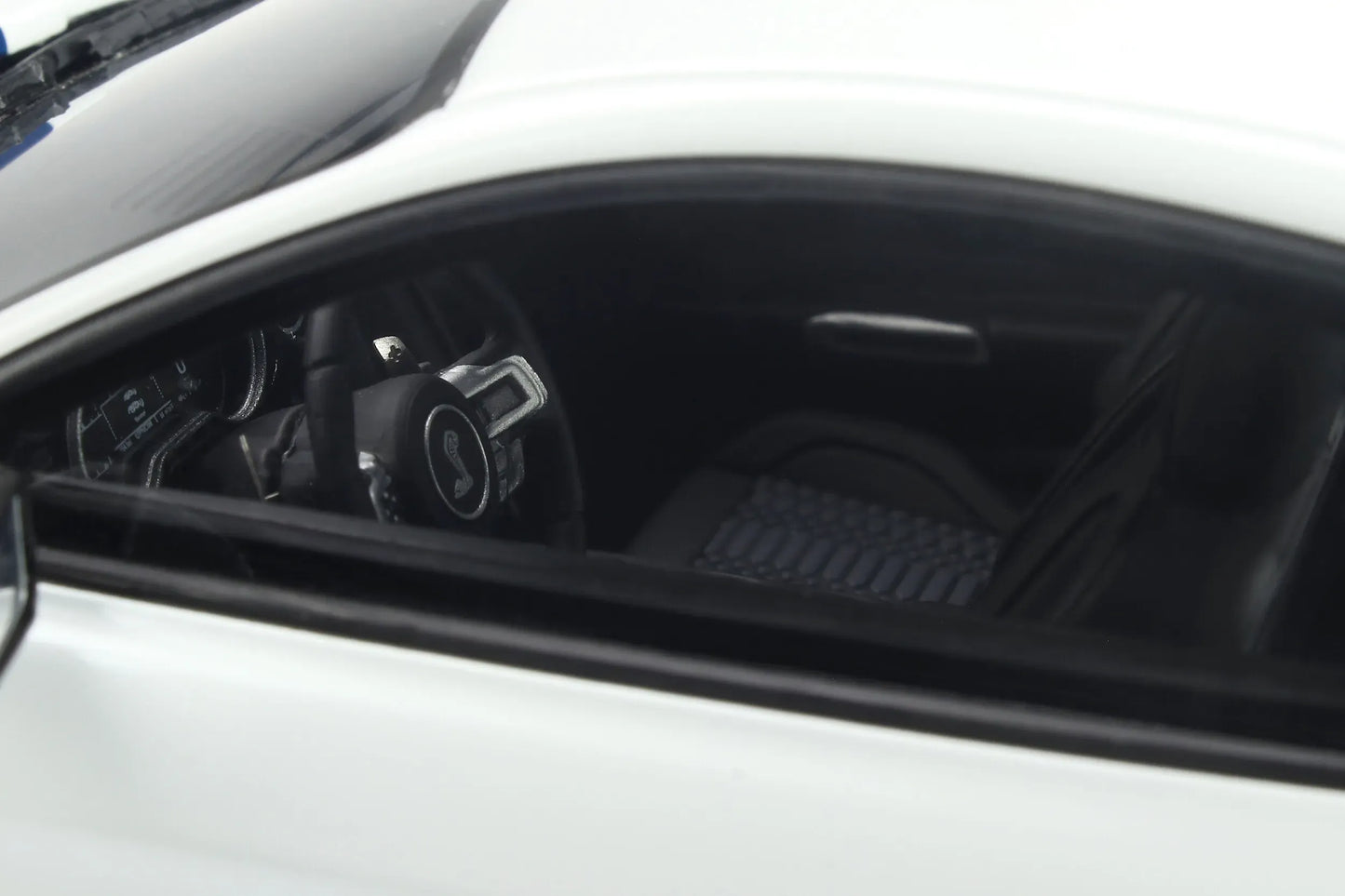 Mô hình xe GT SPIRIT 1:18 Shelby GT500 Dragon Snake - GT306