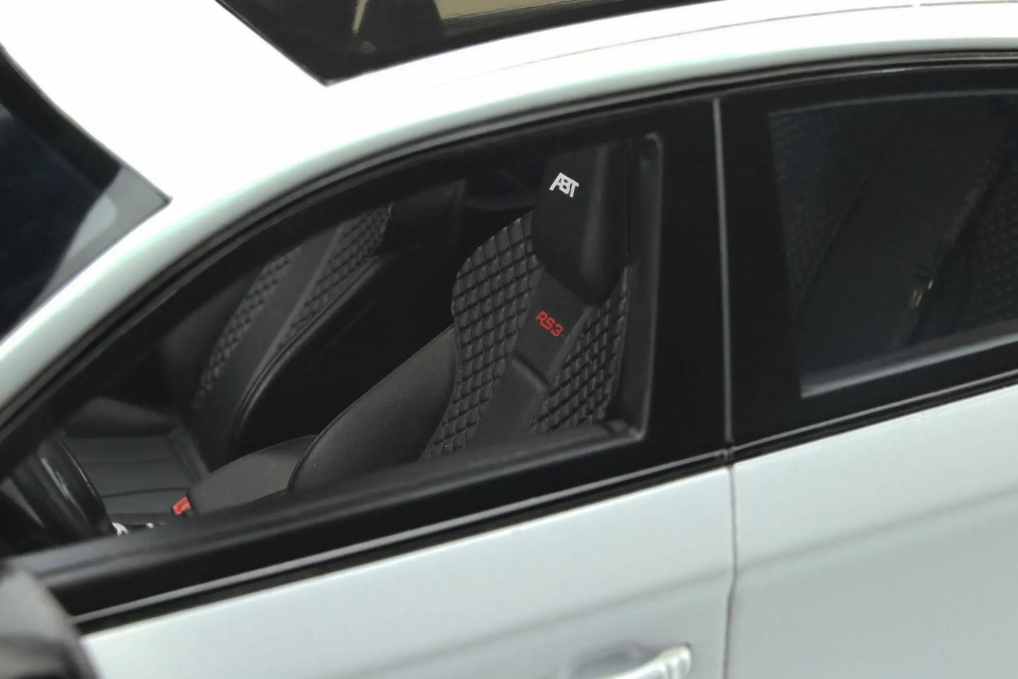 Mô hình xe GT SPIRIT 1:18 ABT RS3 (8V) Sedan - GT346