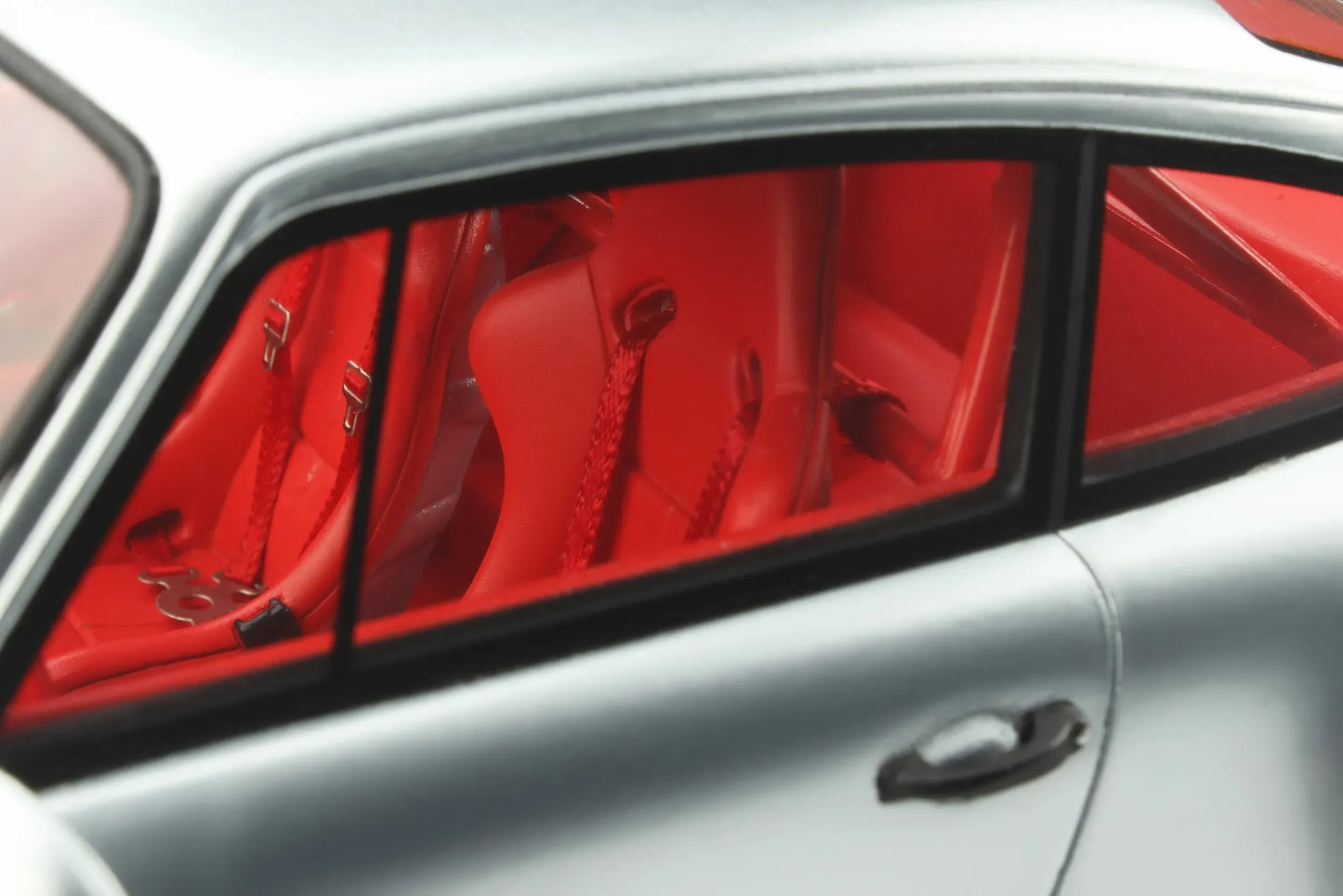 Mô hình xe GT SPIRIT 1:18 Porsche 911 (964) RSR 3.8 - GT837