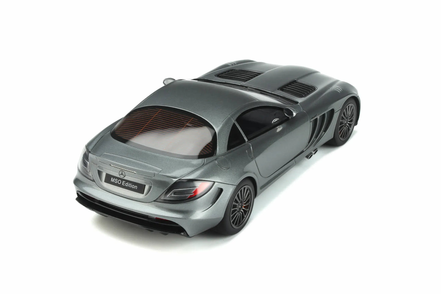 Mô hình xe GT SPIRIT 1:18 Mercedes-Benz SLR MSO Edition - GT365