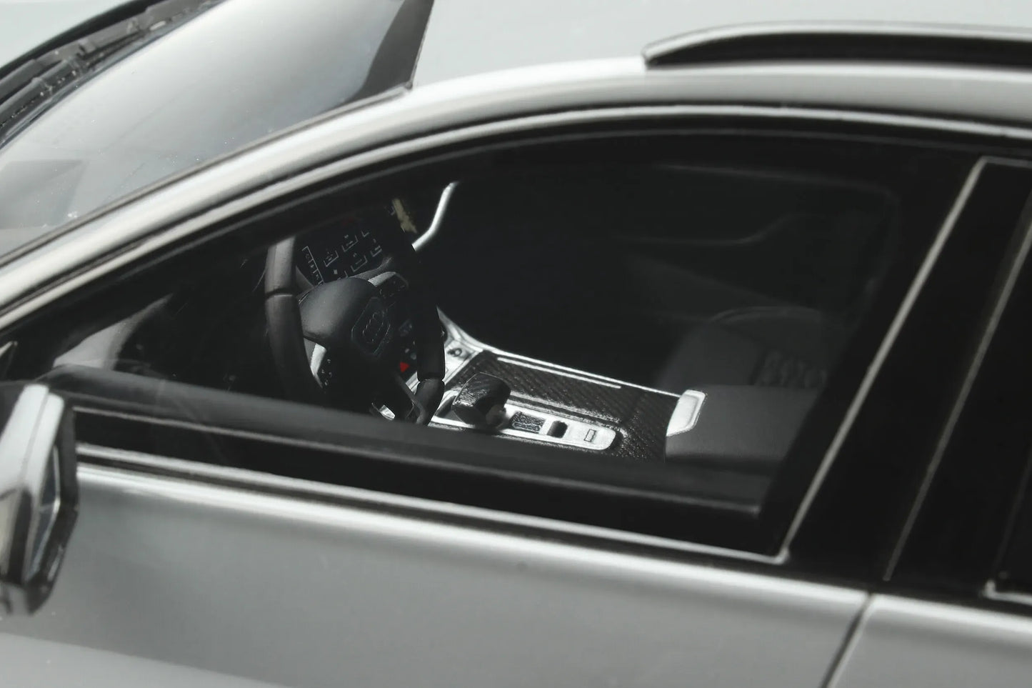 Mô hình xe GT SPIRIT 1:18 Audi RS 6 (C8) Avant - GT847