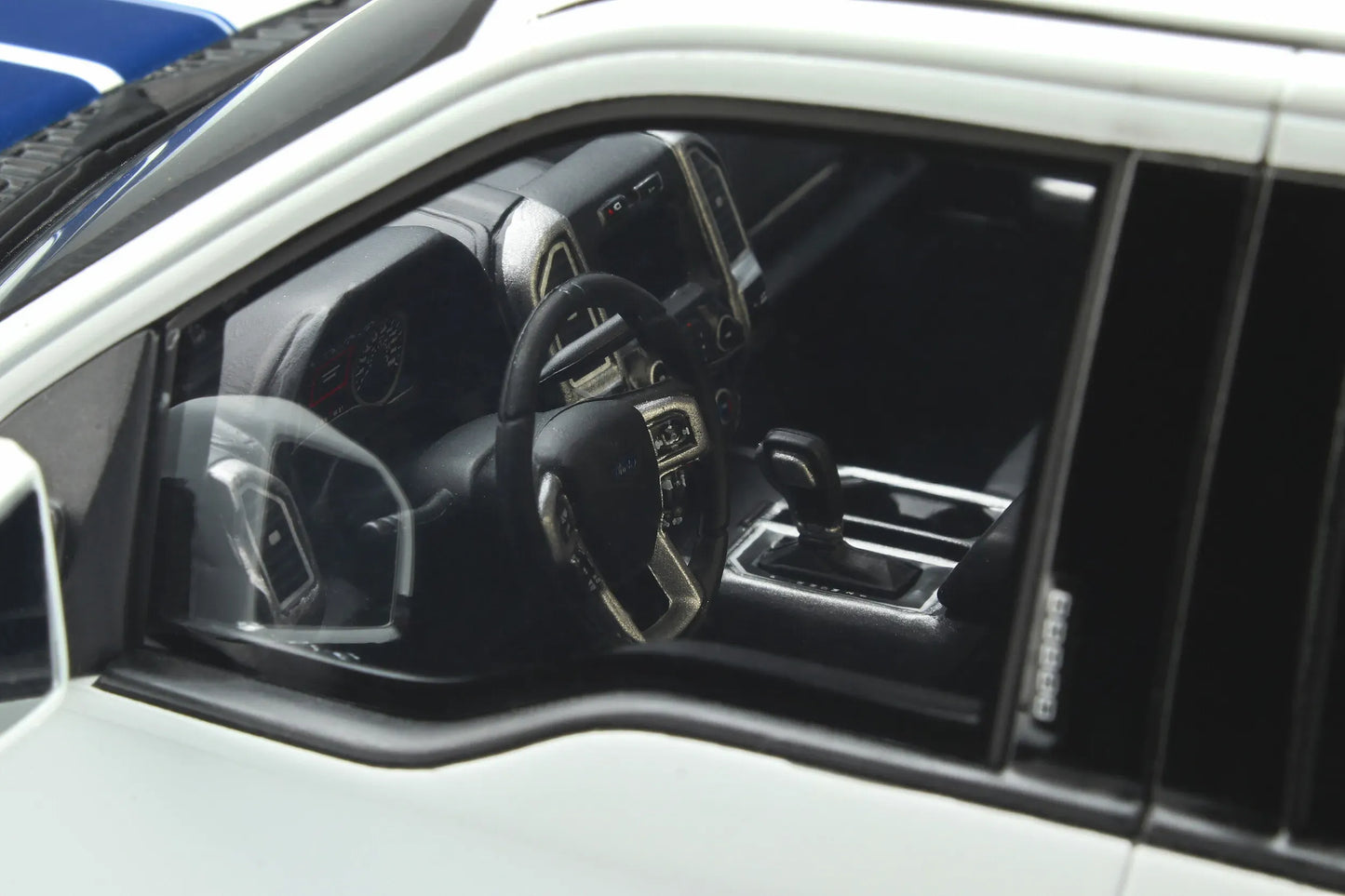 Mô hình xe GT SPIRIT 1:18 Shelby F150 Super Snake - GT824