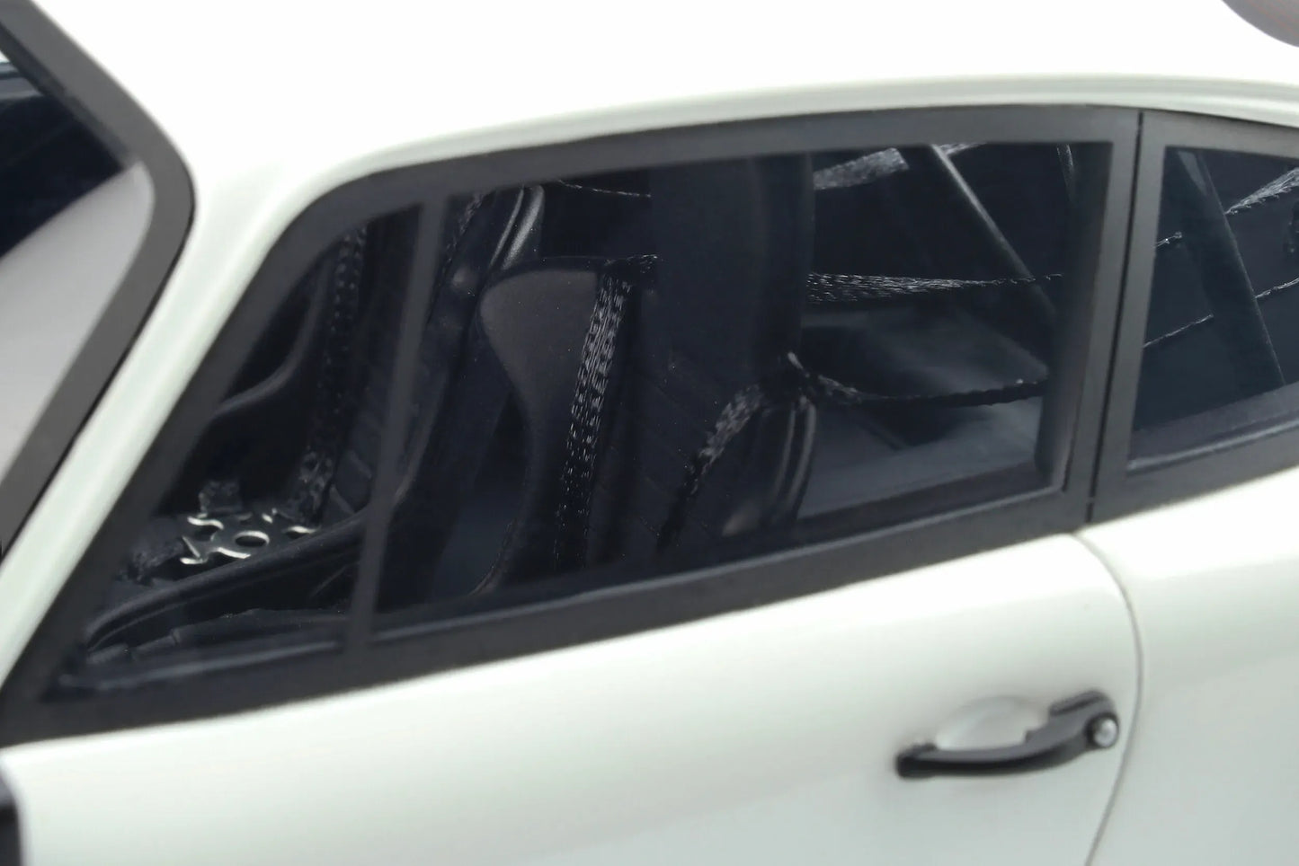 Mô hình xe GT SPIRIT 1:18 Porsche 911 (911) SC RS - GT320