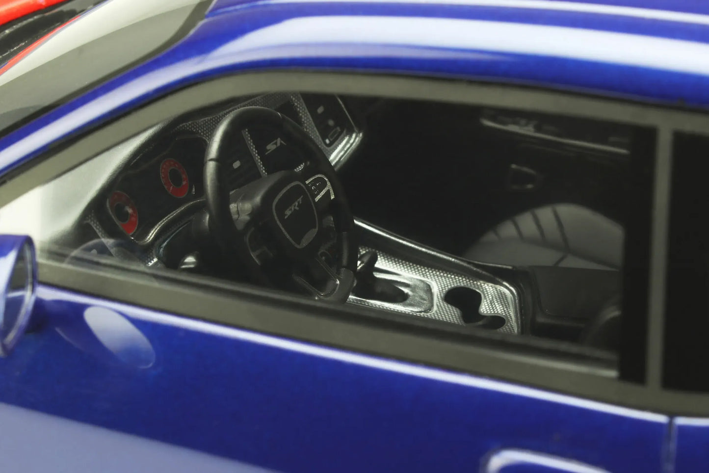 Mô hình xe GT SPIRIT 1:18 Dodge Challenger Super Stock - GT362