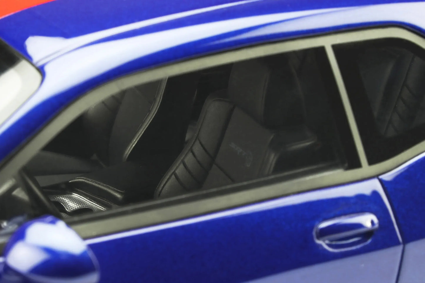 Mô hình xe GT SPIRIT 1:18 Dodge Challenger Super Stock - GT362