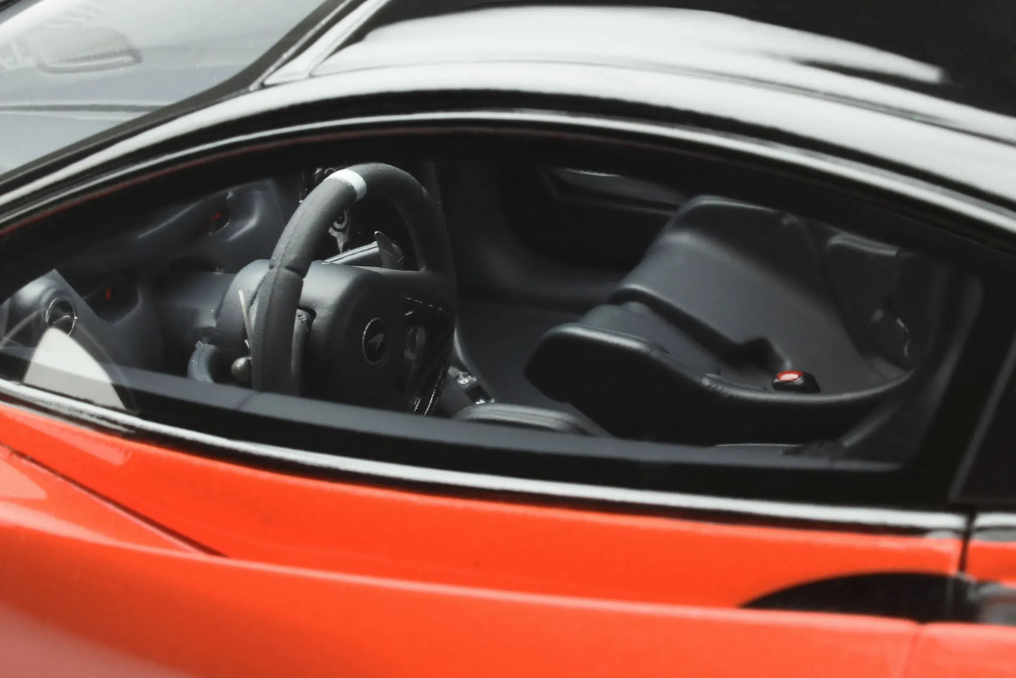 Mô hình xe GT SPIRIT 1:18 McLaren 765LT - GT327