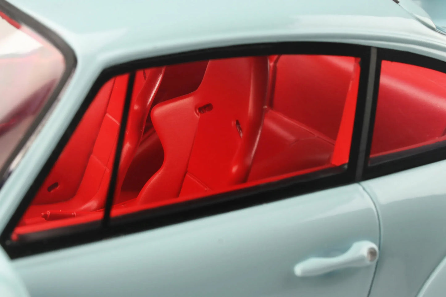 Mô hình xe GT SPIRIT 1:18 Porsche 911 (993) GT - GT860