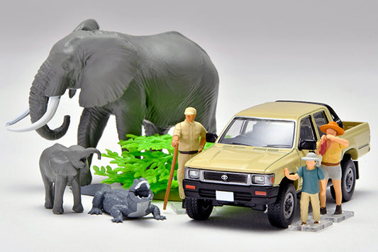 Mô hình xe Tomyca Limited Vintage TLV 1:64 x Tomica Limited Vintage Geocolle 64 #CarSnap 29a Safari 2 (Toyota Hilux 4WD Pickup Double Cab Included) | Kaiyodo