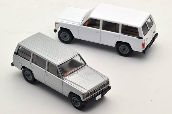 Mô hình xe Tomyca Limited Vintage TLV 1:64 Nissan Safari Extra Van DX (silver) | LV-N109a