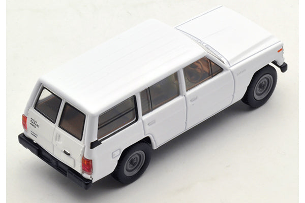Mô hình xe Tomyca Limited Vintage TLV 1:64 Nissan Safari Extra Van DX (white) | LV-N109b