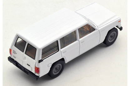 Mô hình xe Tomyca Limited Vintage TLV 1:64 Nissan Safari Extra Van DX (white) | LV-N109b