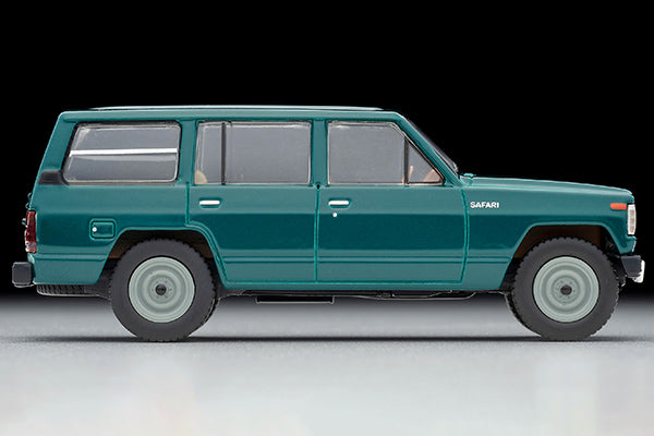 Mô hình xe Tomyca Limited Vintage TLV 1:64 Nissan Safari Extra Van DX (green) | LV-N109c