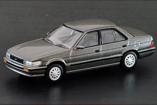 Mô hình xe Tomyca Limited Vintage TLV 1:64 Nissan Bluebird SSS ATESA X (Gray) | LV-N11b