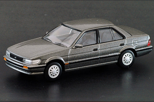 Mô hình xe Tomyca Limited Vintage TLV 1:64 Nissan Bluebird SSS ATESA X (Gray) | LV-N11b
