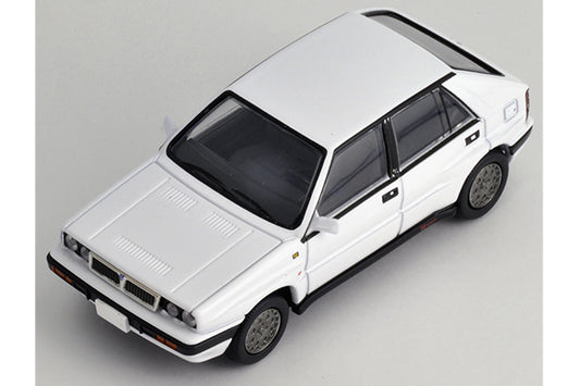 Mô hình xe Tomyca Limited Vintage TLV 1:64 Lancia Delta HF Integrale (white) | LV-N136b