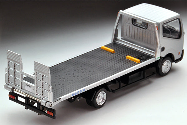 Mô hình xe Tomyca Limited Vintage TLV 1:64 Nissan Atlas (F24) Hanamidai Automobile Safety Loader (Silver) | LV-N144b