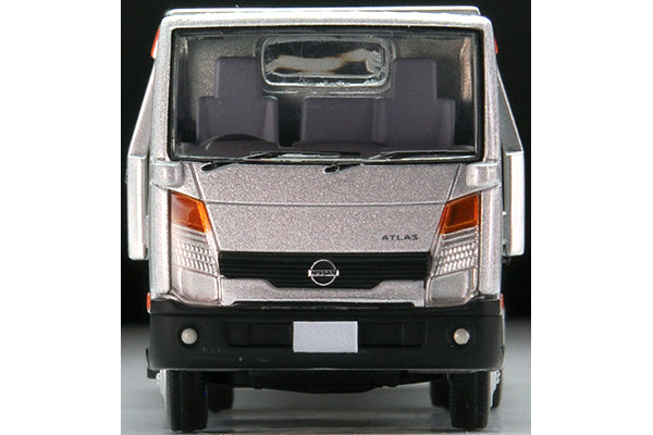 Mô hình xe Tomyca Limited Vintage TLV 1:64 Nissan Atlas (F24) Hanamidai Automobile Safety Loader (Silver) | LV-N144b
