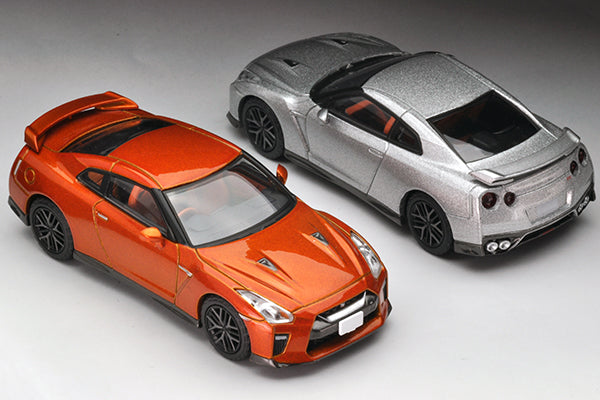 Mô hình xe Tomyca Limited Vintage TLV 1:64 Nissan GT-R 2017 model (orange) | LV-N148a