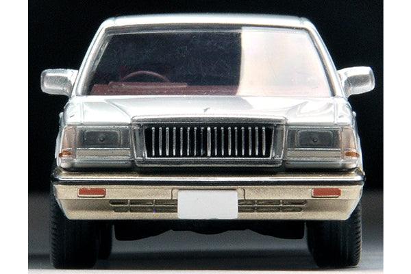 Mô hình xe Tomyca Limited Vintage TLV 1:64 Nissan Cedric V30 Turbo Brougham (white/gold) | LV-N168a