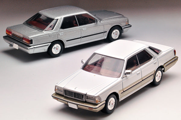 Mô hình xe Tomyca Limited Vintage TLV 1:64 Nissan Cedric V30 Turbo Brougham (silver) | LV-N168b