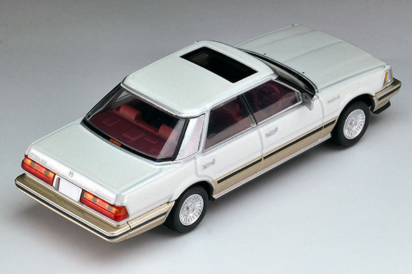 Mô hình xe Tomyca Limited Vintage TLV 1:64 Crown 2.8 Royal Saloon G (Pearl/Gold) | LV-N176b