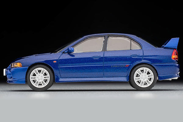 Mô hình xe Tomyca Limited Vintage TLV 1:64 Mitsubishi Lancer GSR Evolution IV (navy) | LV-N186e