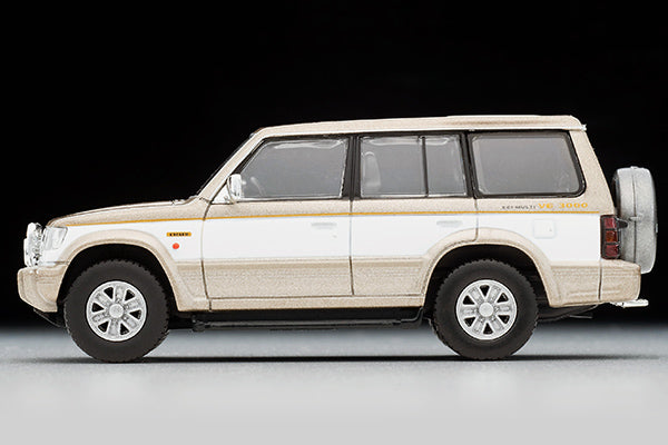 Mô hình xe Tomyca Limited Vintage TLV 1:64 Mitsubishi Pajero Mid Roof Wide Super Exceed 1991 model (beige/white) | LV-N189c