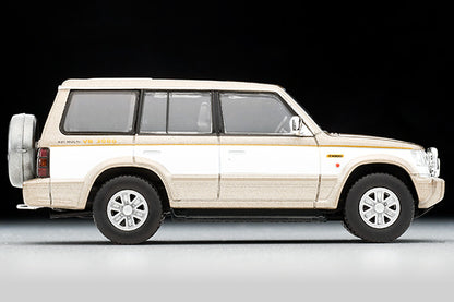 Mô hình xe Tomyca Limited Vintage TLV 1:64 Mitsubishi Pajero Mid Roof Wide Super Exceed 1991 model (beige/white) | LV-N189c