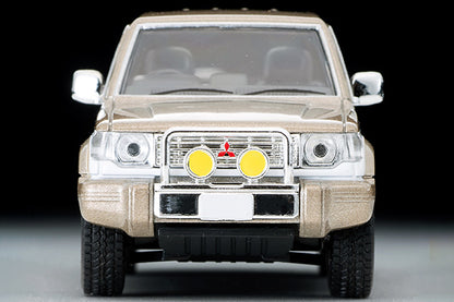 Mô hình xe Tomyca Limited Vintage TLV 1:64 Mitsubishi Pajero Mid Roof Wide Super Exceed 1991 model (beige/white) | LV-N189c