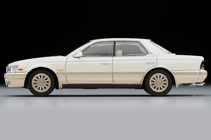Mô hình xe Tomyca Limited Vintage TLV 1:64 Nissan Laurel Twin Cam 24V Turbo Medalist Club L (White/Gold) | LV-N238b