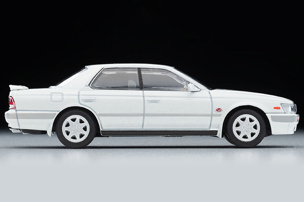 Mô hình xe Tomyca Limited Vintage TLV 1:64 Nissan Laurel 2500 Twin Cam 24V Medalist V (white) 1992 model | LV-N259a
