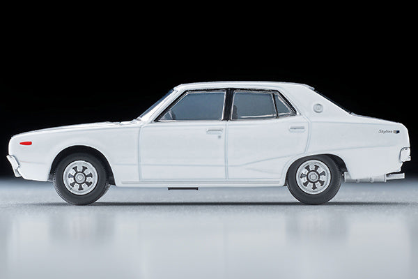 Mô hình xe Tomyca Limited Vintage TLV 1:64 Nissan Skyline 2000GT (white) 1974 model | LV-N270b