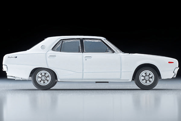 Mô hình xe Tomyca Limited Vintage TLV 1:64 Nissan Skyline 2000GT (white) 1974 model | LV-N270b