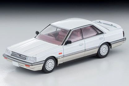 Mô hình xe Tomyca Limited Vintage TLV 1:64 Nissan Skyline 4-door HT GT Passage Twin Cam 24V (white/beige) 1986 model | LV-N282a