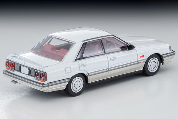 Mô hình xe Tomyca Limited Vintage TLV 1:64 Nissan Skyline 4-door HT GT Passage Twin Cam 24V (white/beige) 1986 model | LV-N282a