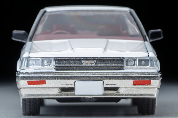 Mô hình xe Tomyca Limited Vintage TLV 1:64 Nissan Skyline 4-door HT GT Passage Twin Cam 24V (white/beige) 1986 model | LV-N282a