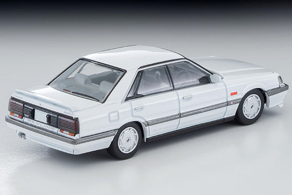 Mô hình xe Tomyca Limited Vintage TLV 1:64 Nissan Skyline 4-door HT GT Passage Twin Cam 24V (white) 1987 model | LV-N301a