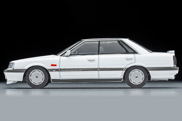 Mô hình xe Tomyca Limited Vintage TLV 1:64 Nissan Skyline 4-door HT GT Passage Twin Cam 24V (white) 1987 model | LV-N301a