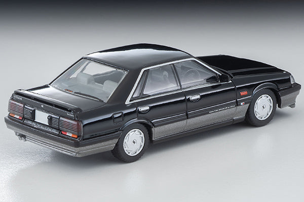 Mô hình xe Tomyca Limited Vintage TLV 1:64 Nissan Skyline 4-door HT GTS Twin Cam 24V (black/silver) | LV-N301b