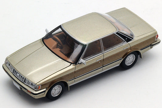 Mô hình xe Tomyca Limited Vintage TLV 1:64 Toyota Mark II Hardtop Grande 1984 model (beige/brown) | LV-N95b