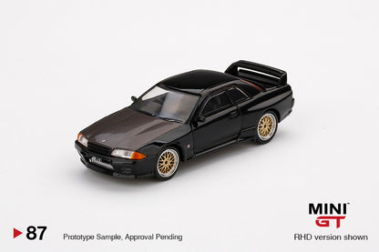 Mô hình xe Mini GT 1:64 Nissan Skyline GT-R (R32) Black w/ BBS LM Wheel - MGT00087