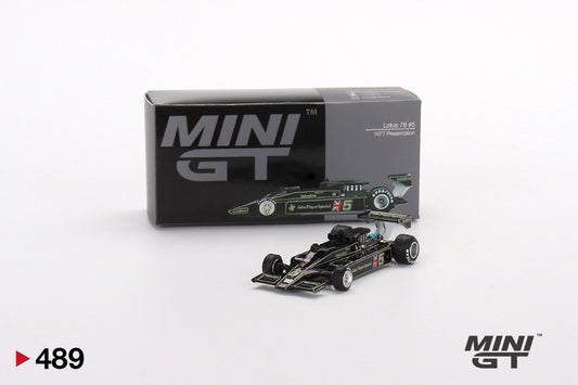 Mô hình xe Mini GT 1:64 Lotus 78 #5 1977 Presentation - MGT00489
