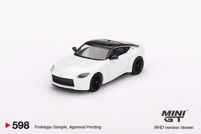 Mô hình xe Mini GT 1:64 Nissan Fairlady Z Version ST 2023 Everest White - MGT00598
