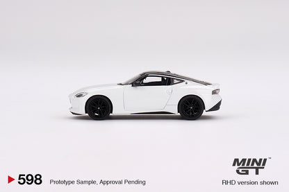 Mô hình xe Mini GT 1:64 Nissan Fairlady Z Version ST 2023 Everest White - MGT00598