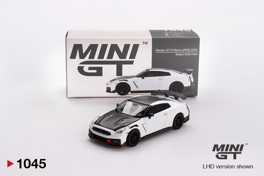 Mô hình xe Mini GT 1:64 Nissan GT-R Nismo 2024 Brilliant White Pearl - MGT01045