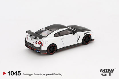 Mô hình xe Mini GT 1:64 Nissan GT-R Nismo 2024 Brilliant White Pearl - MGT01045