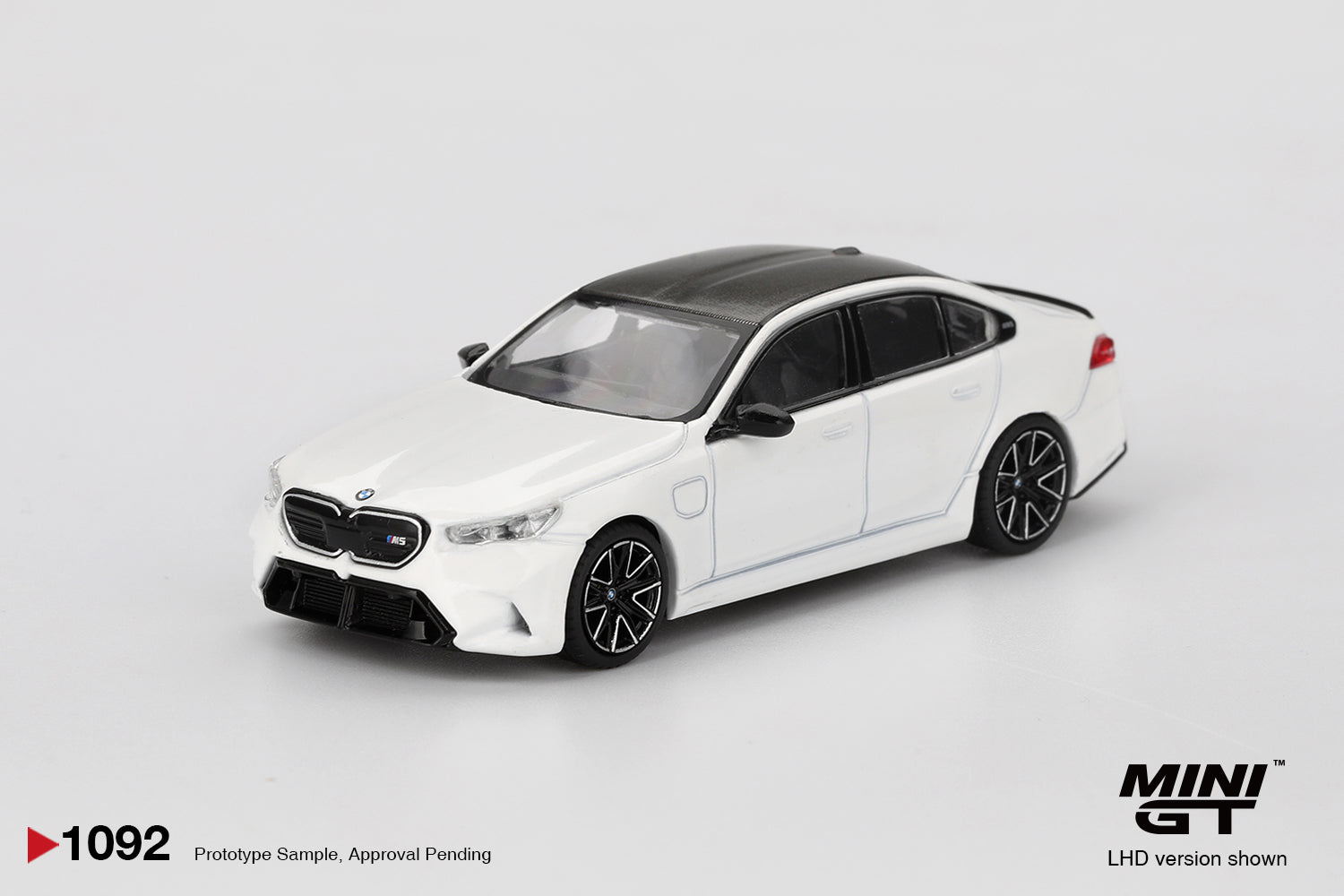 [Mocus Bán lượt mua trước] Sắp ra mắt Tháng 04/2026 mô hình xe Mini GT 1:64 BMW M5 Alpine White 1092